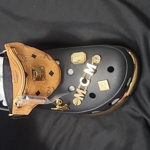 MCM CROCS!